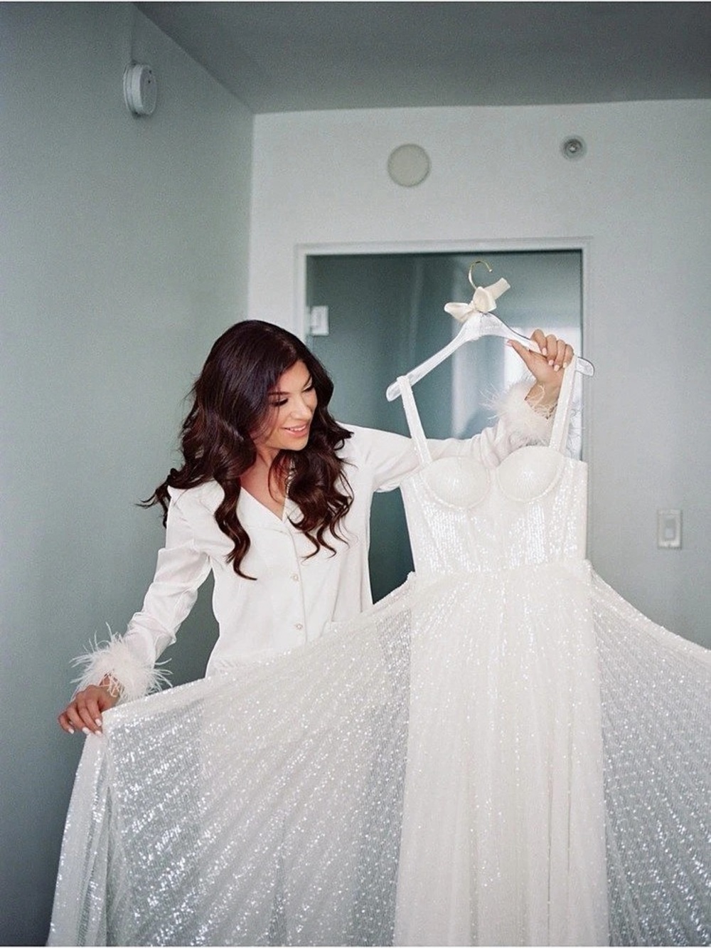 Lihi Hod Milan Wedding Gown โ EU 38 โ Custom Beaded Bow โ $7K+ Retail